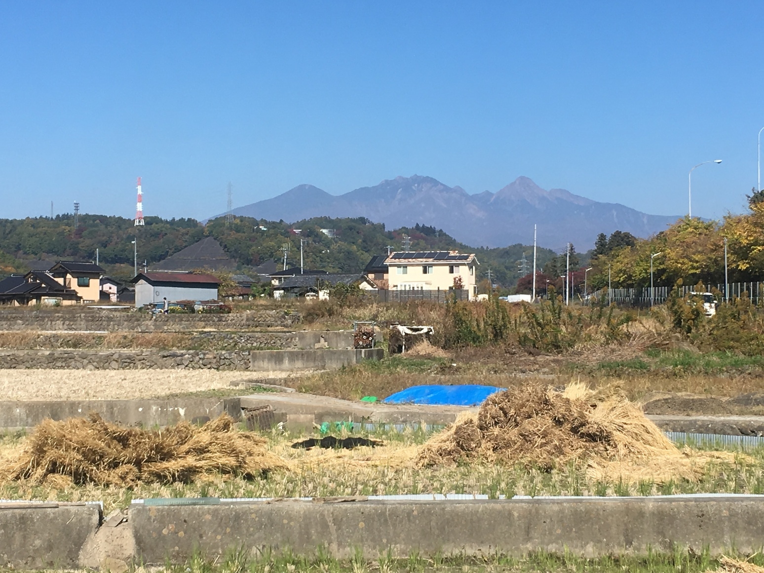 甲斐駒ケ岳・八ヶ岳・富士山、スケッチ旅行。写生地案内付き☆２食付きプラン，（早秋から早春篇）稲刈り〜