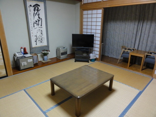 102和室8畳トイレ、2畳フロ-リング付き