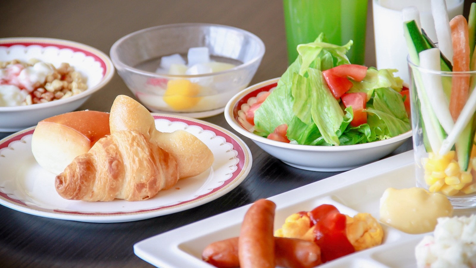 朝食の洋食一例：ヘルシーなお料理を好きなだけどうぞ