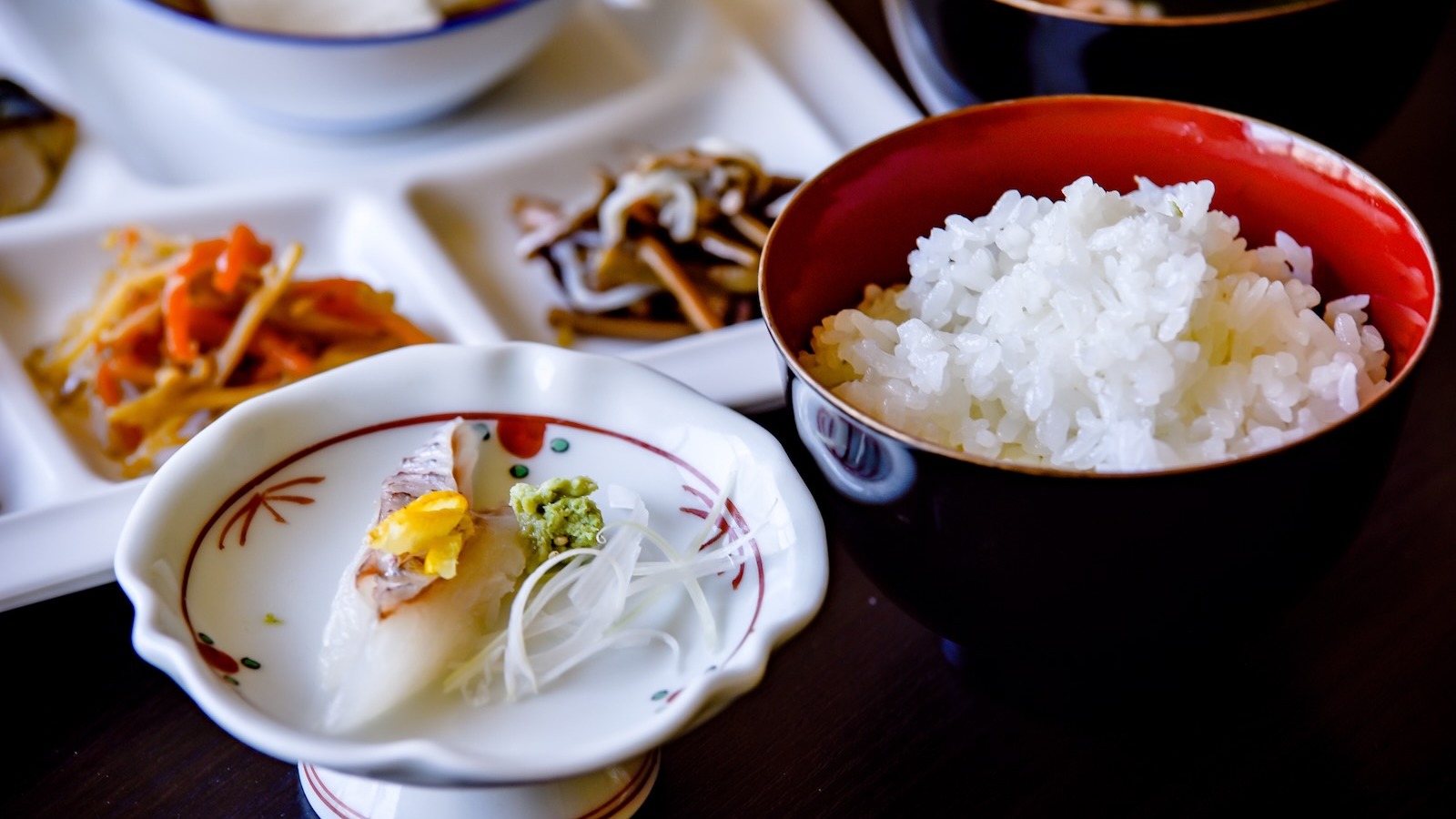 朝食の名物：鯛茶漬け！