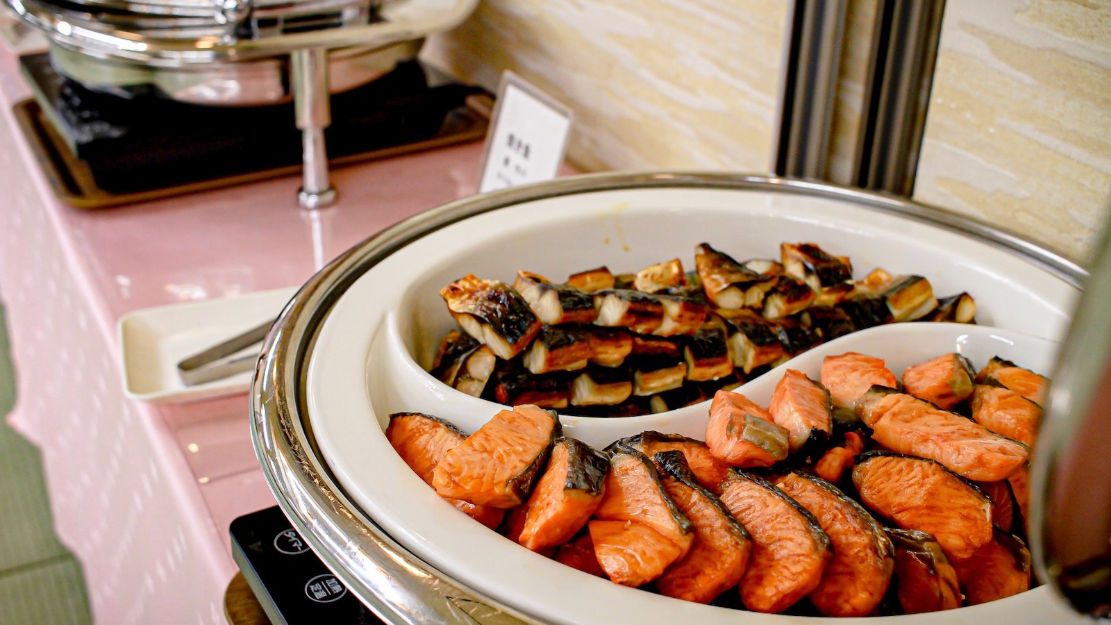 朝食でたっぷりのバイキング♪魚料理も美味しい！