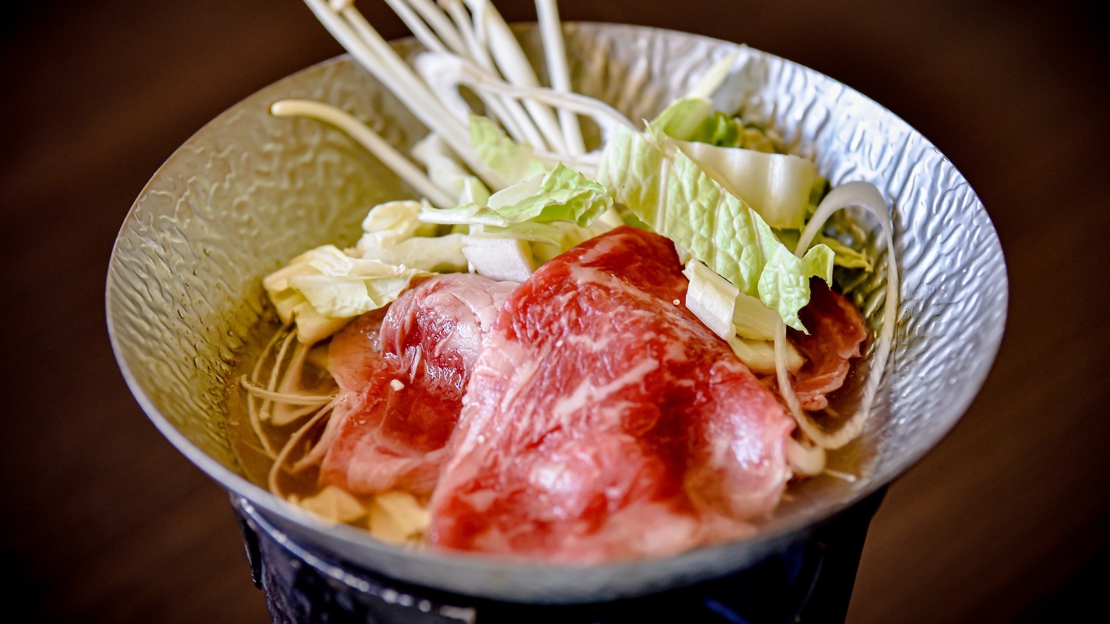 旬の野菜とお肉を味わう、あたたかな小鍋
