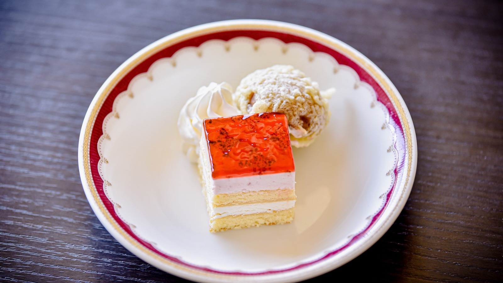 食後にうれしい、やさしい甘さのデザート