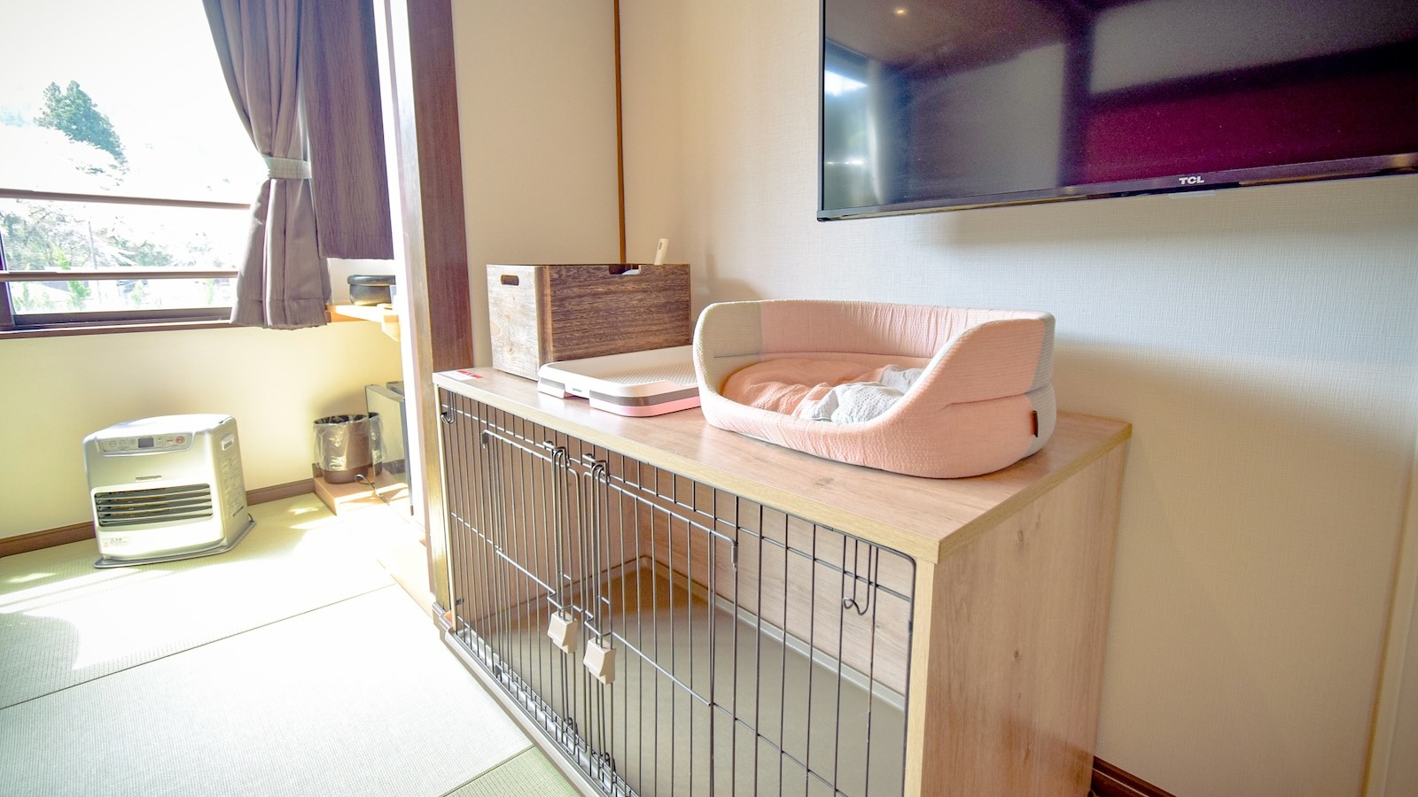 中型犬の入る檻もあります。外出時も安心♪