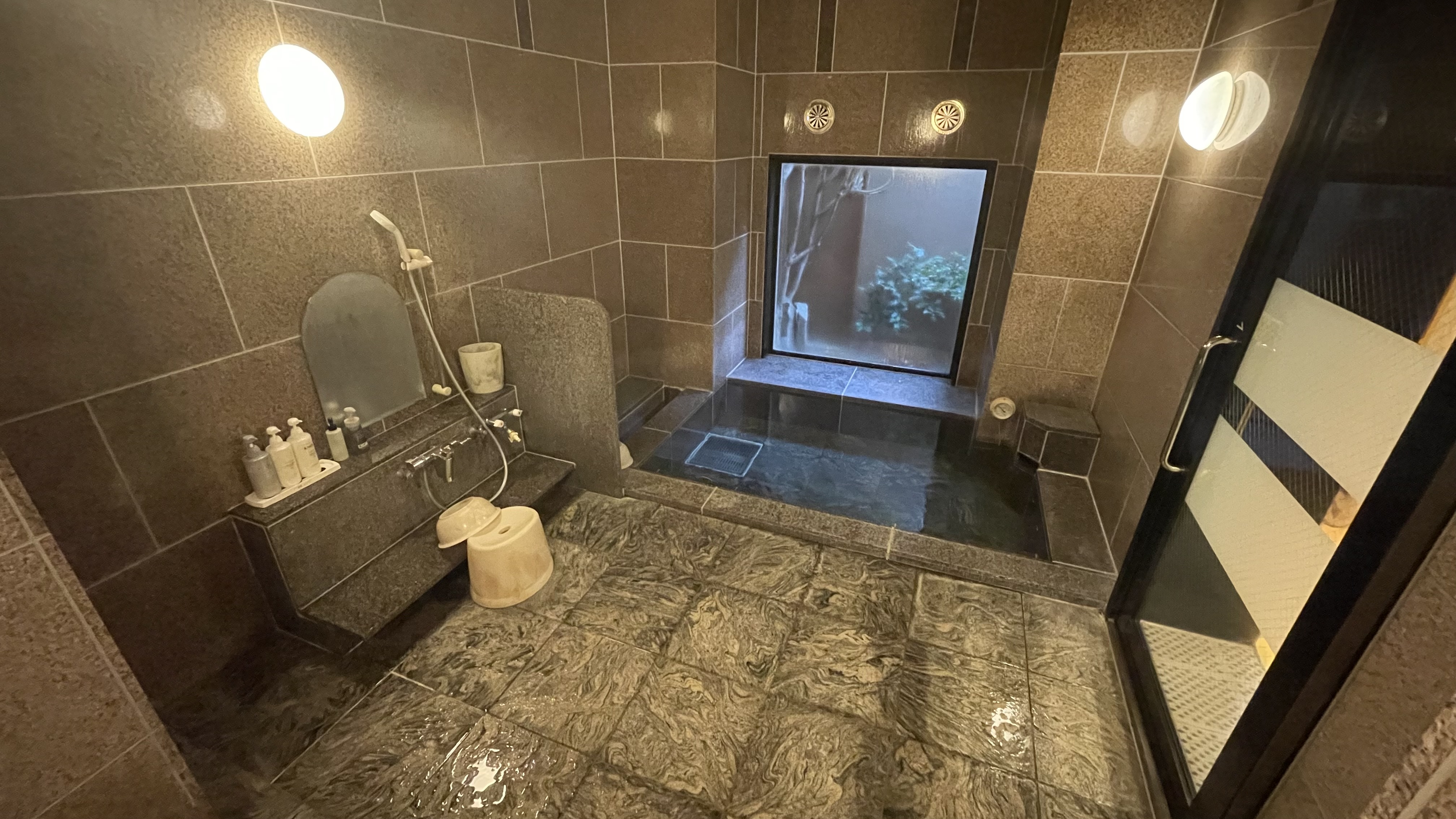 ◆女性大浴場◆15:00〜2:00　5:00〜10:00までご利用できます