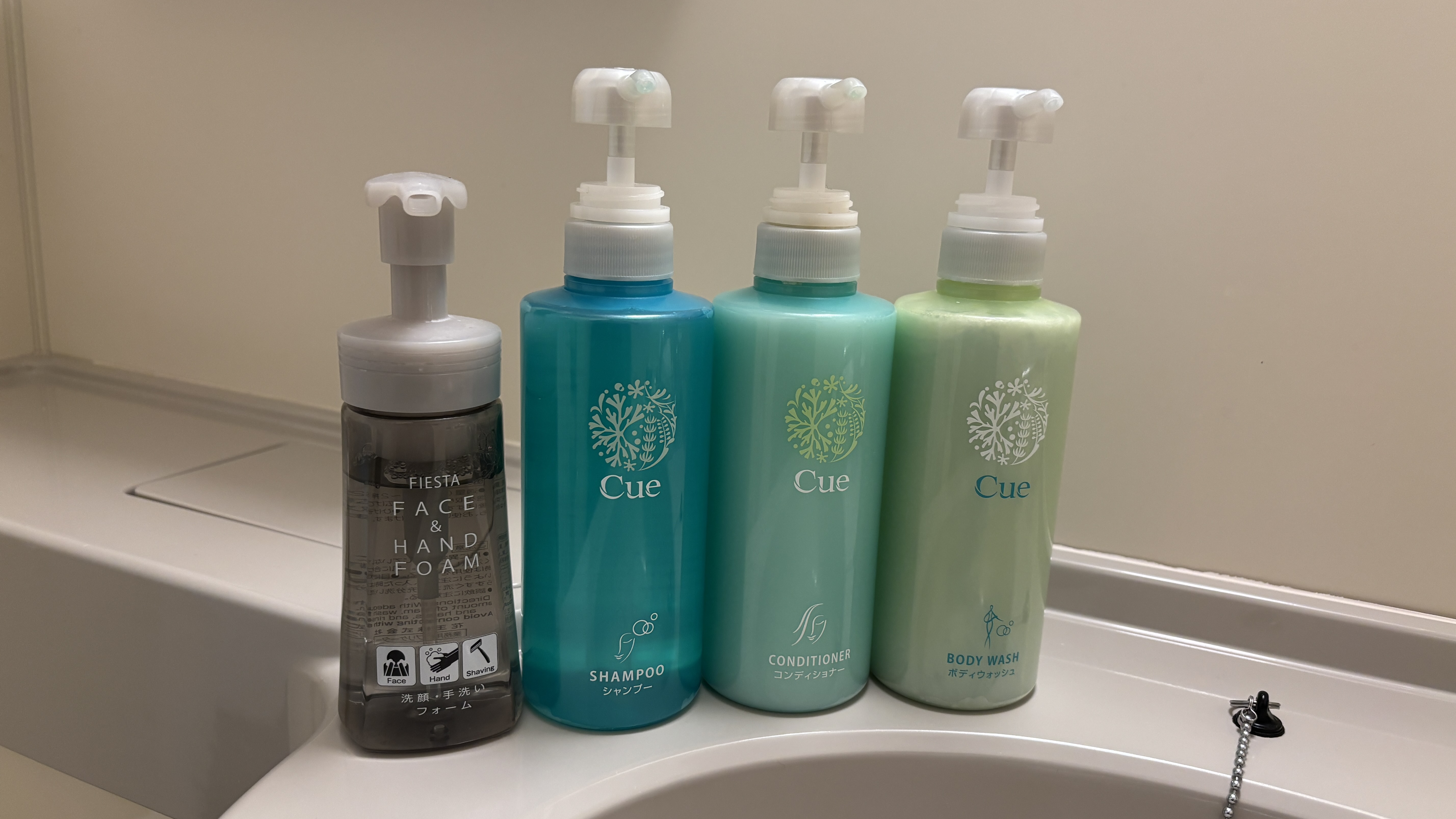 客室にシャンプー類常備