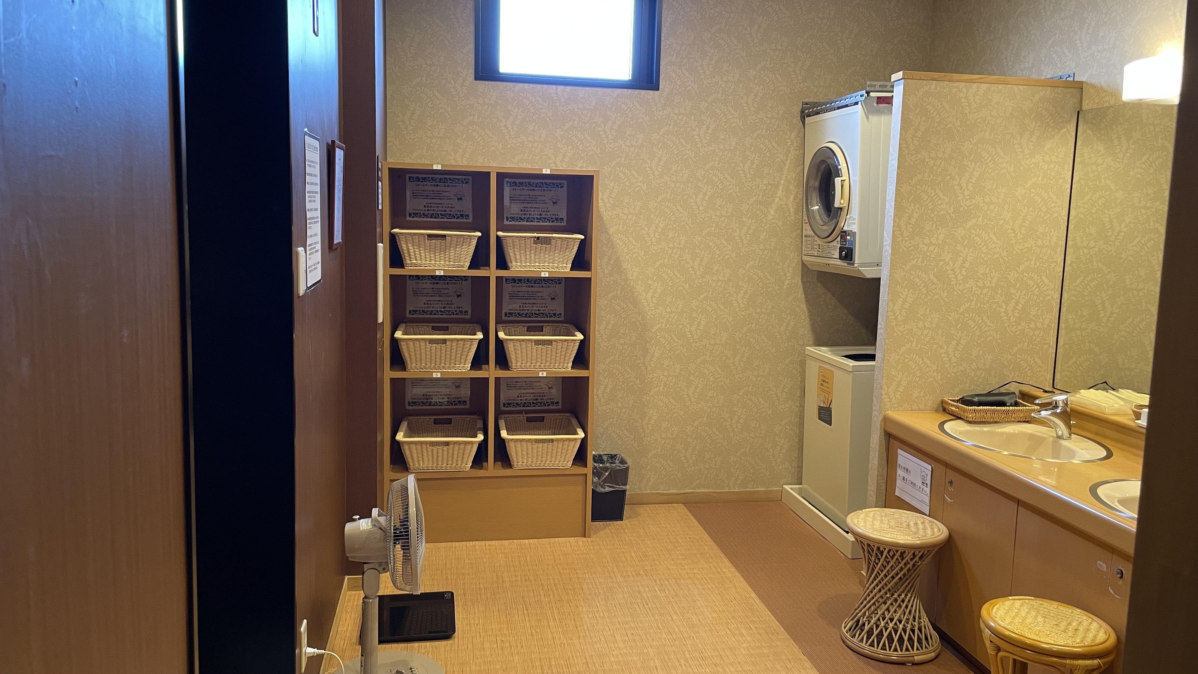 ◆女性用脱衣場◆乳液等も揃っております