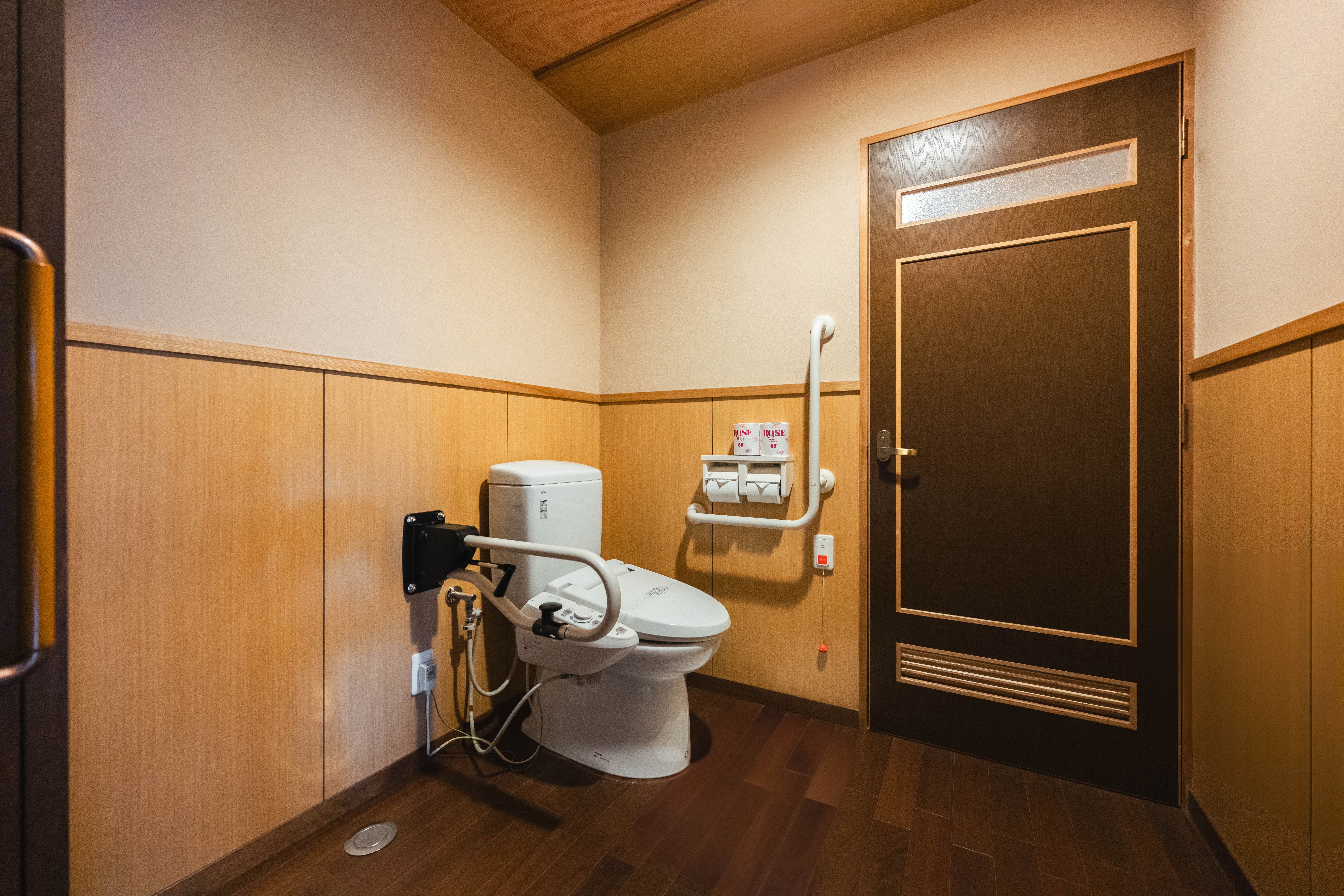 和洋室のトイレ