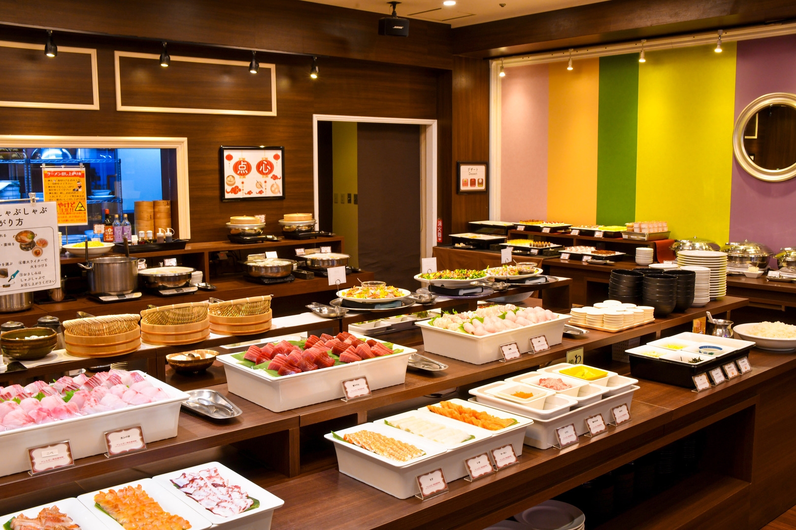 【早割90】超スーパー早く予約でとてつもなくお得に♪プール＆スパと60種バイキング