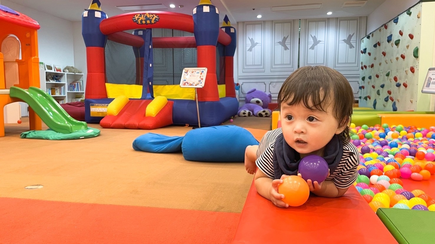 リトルプラネットCubeが体験できる！1年中遊べる屋内プールにスパと地域最大級のキッズコーナー！