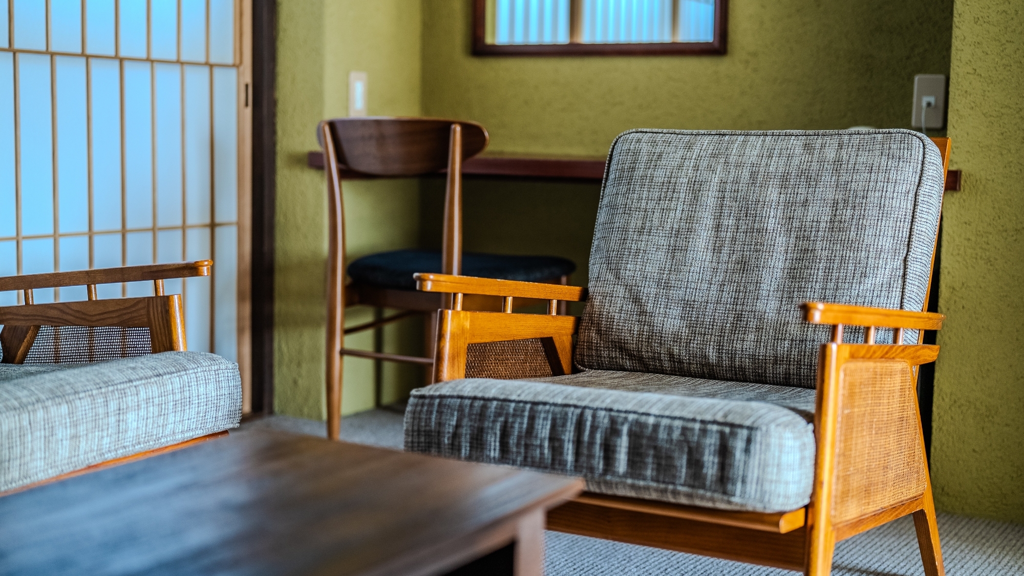 豊（ゆたか）： ゆったりと時間が流れる、落ち着いたリビングスペース