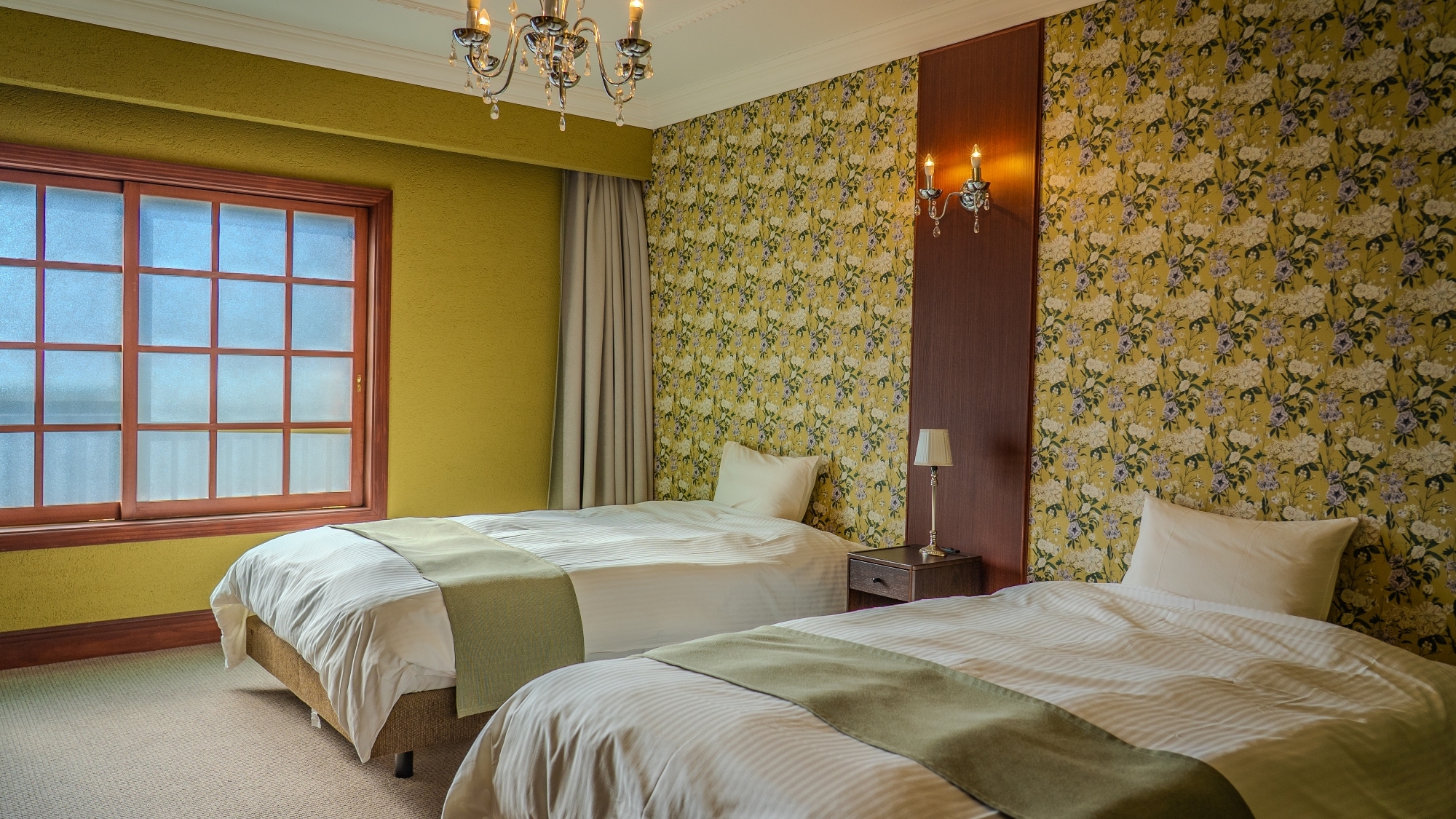 豊（ゆたか）：レトロな華やぎと静けさが調和するツインルーム