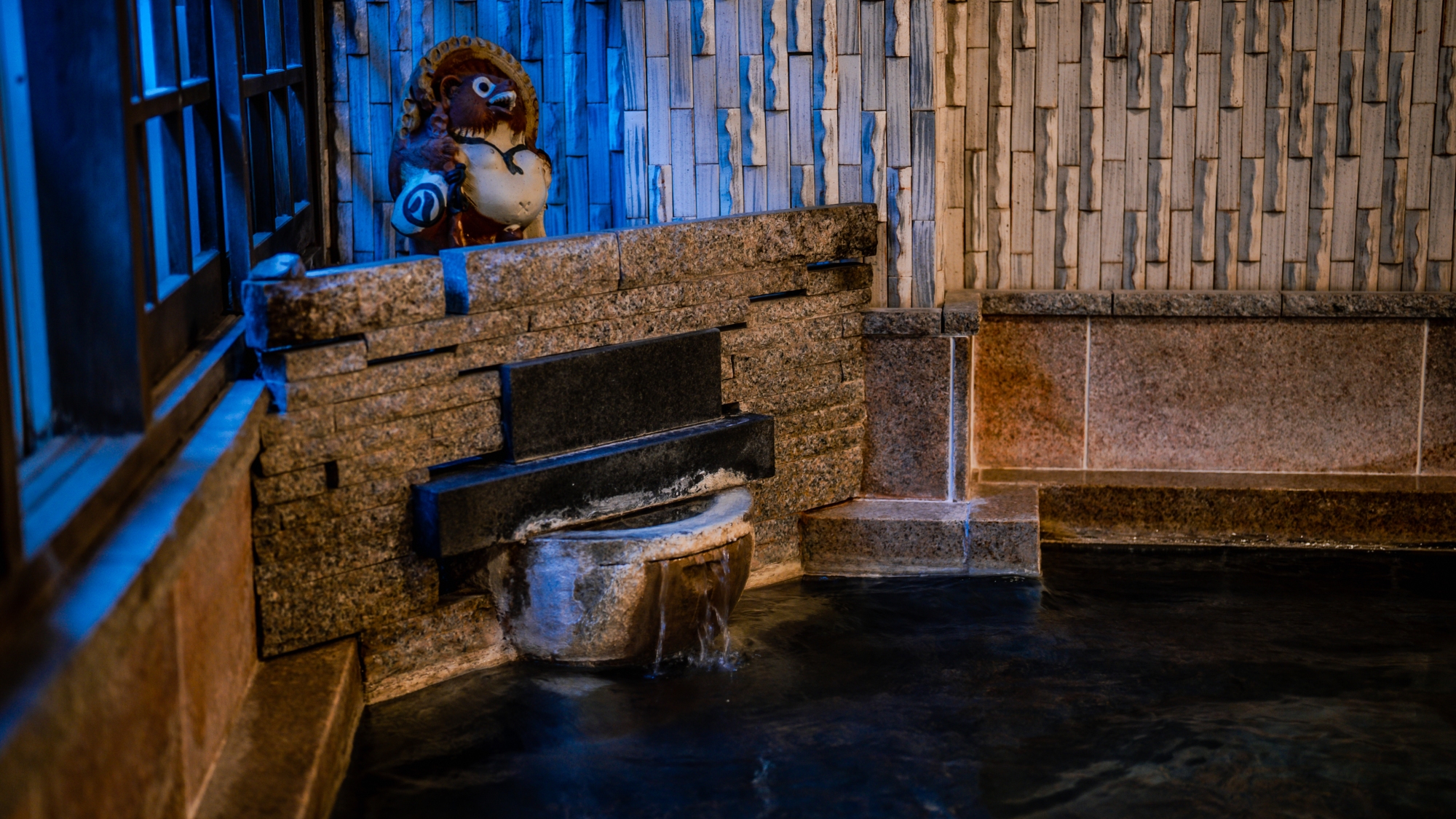 小さな守り神とともに迎える、やさしい湯時間