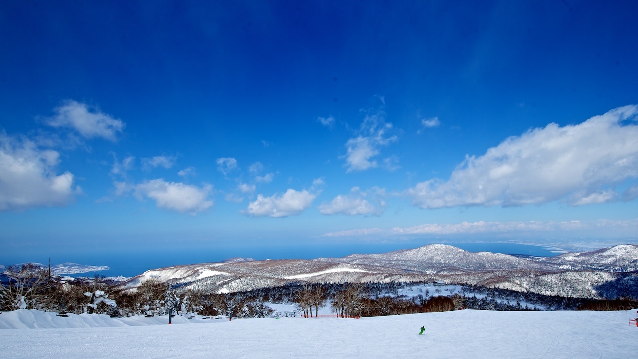 札幌国際スキー場（車で約70分）