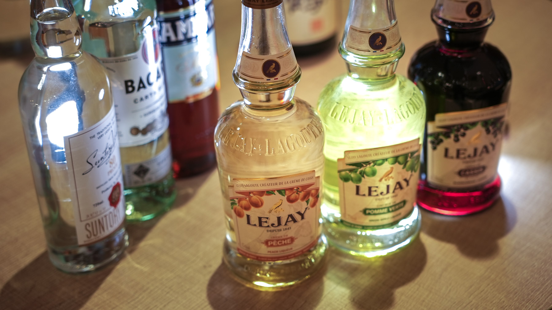 種類豊富な無料のウェルカムバー※お酒の種類は変更となる場合がございます