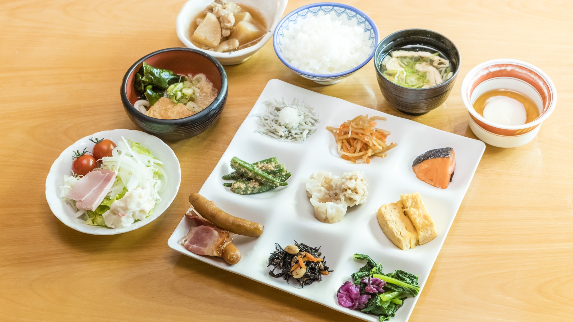 【朝食付きプラン】朝食は会場ビュッフェor和定食♪◆チェックイン22時まで対応◆駅徒歩7分