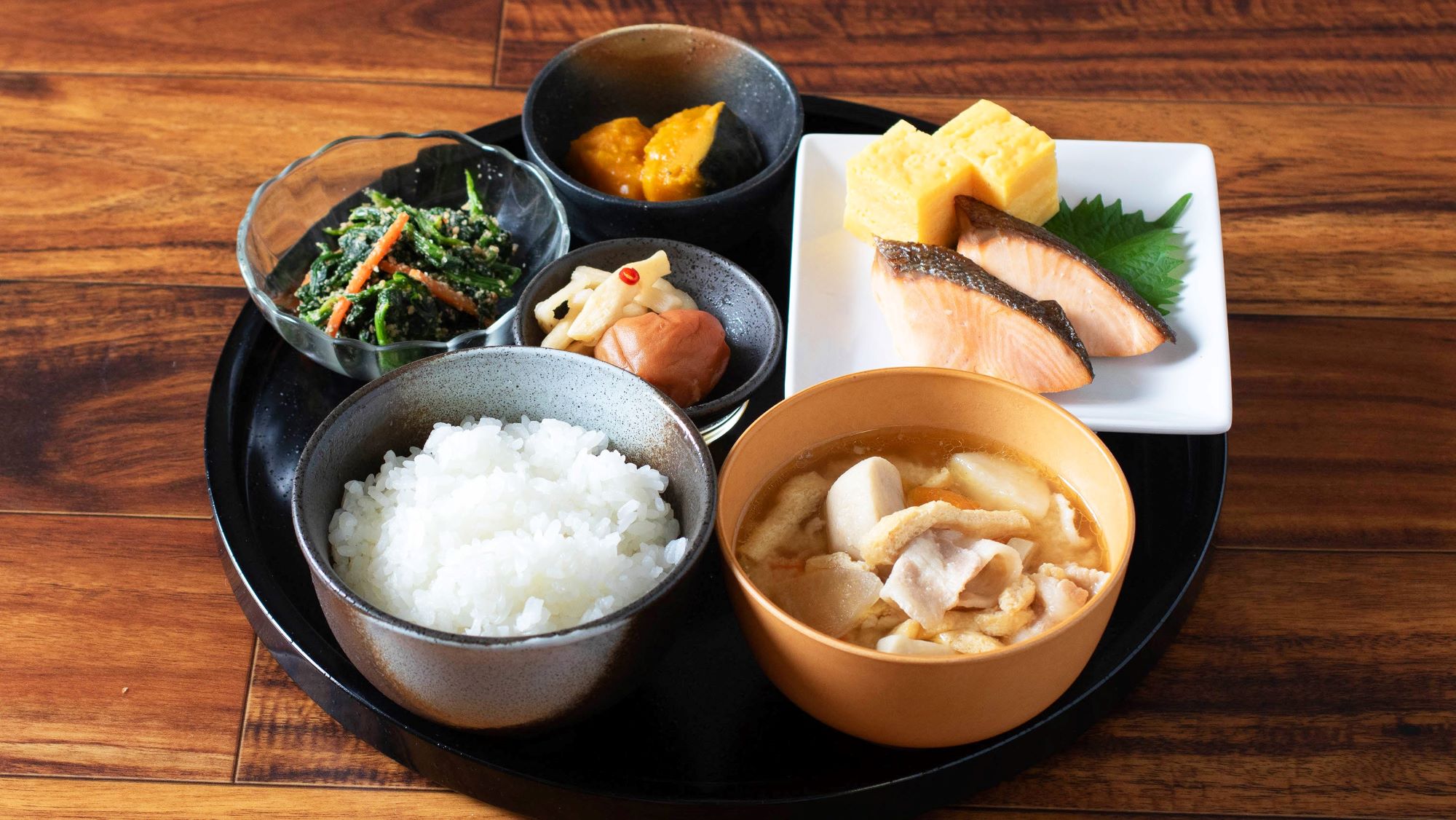 一汁五菜の和定食