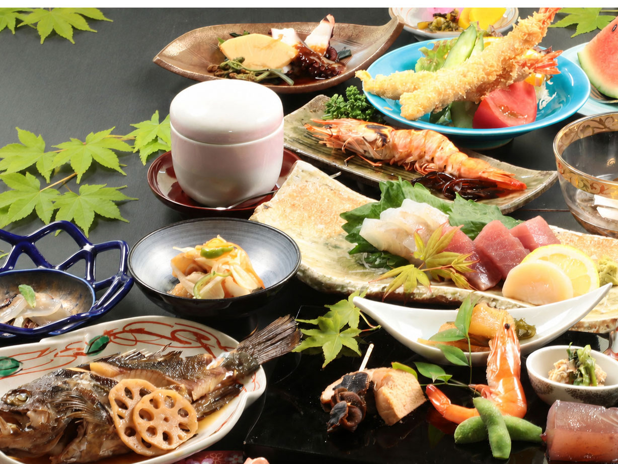 夕食│手軽に贅沢な気分が味わえる、皿盛りメインの人気No,1