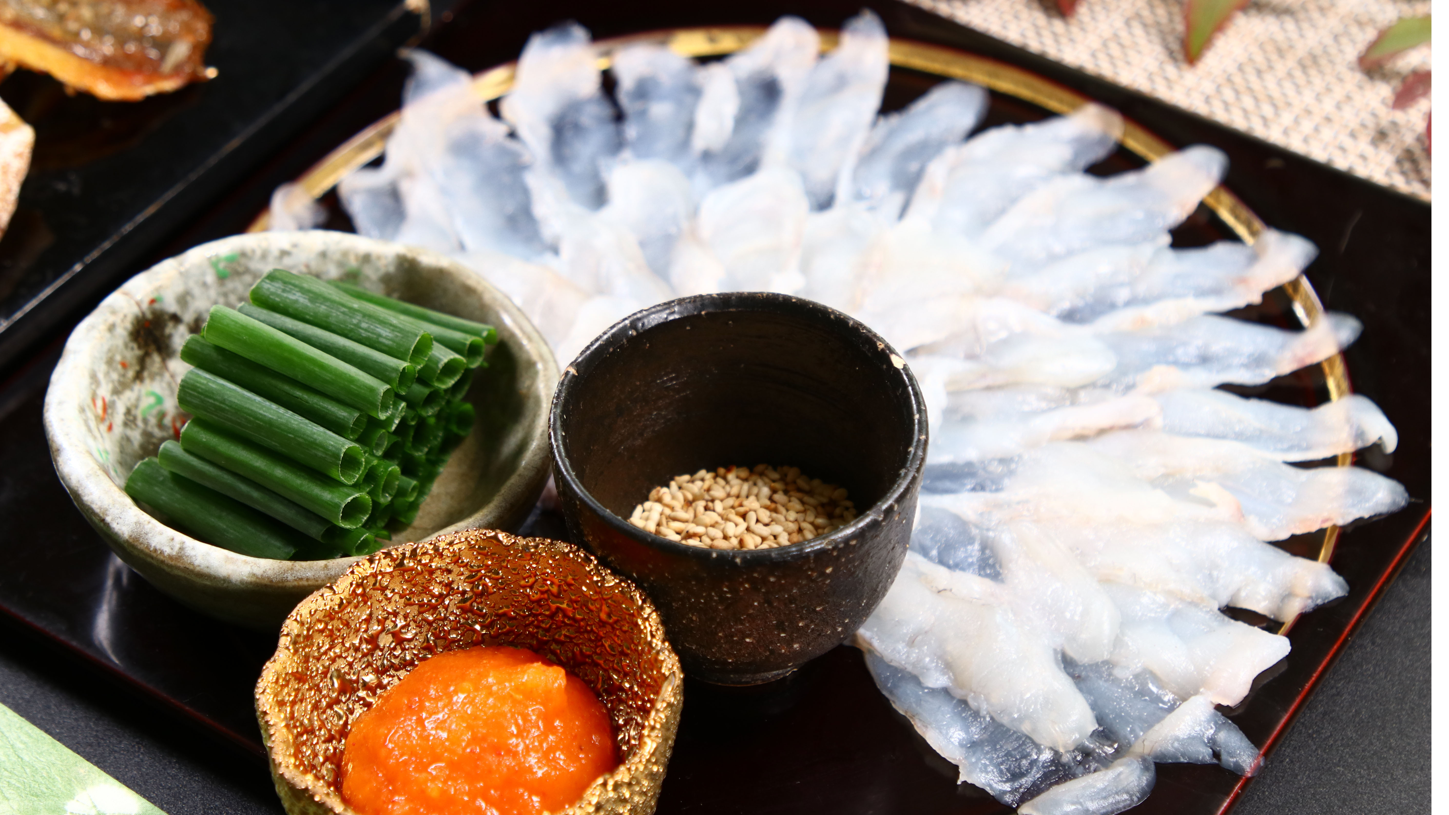 ふぐ料理定番のてっさ※写真は2人前です*