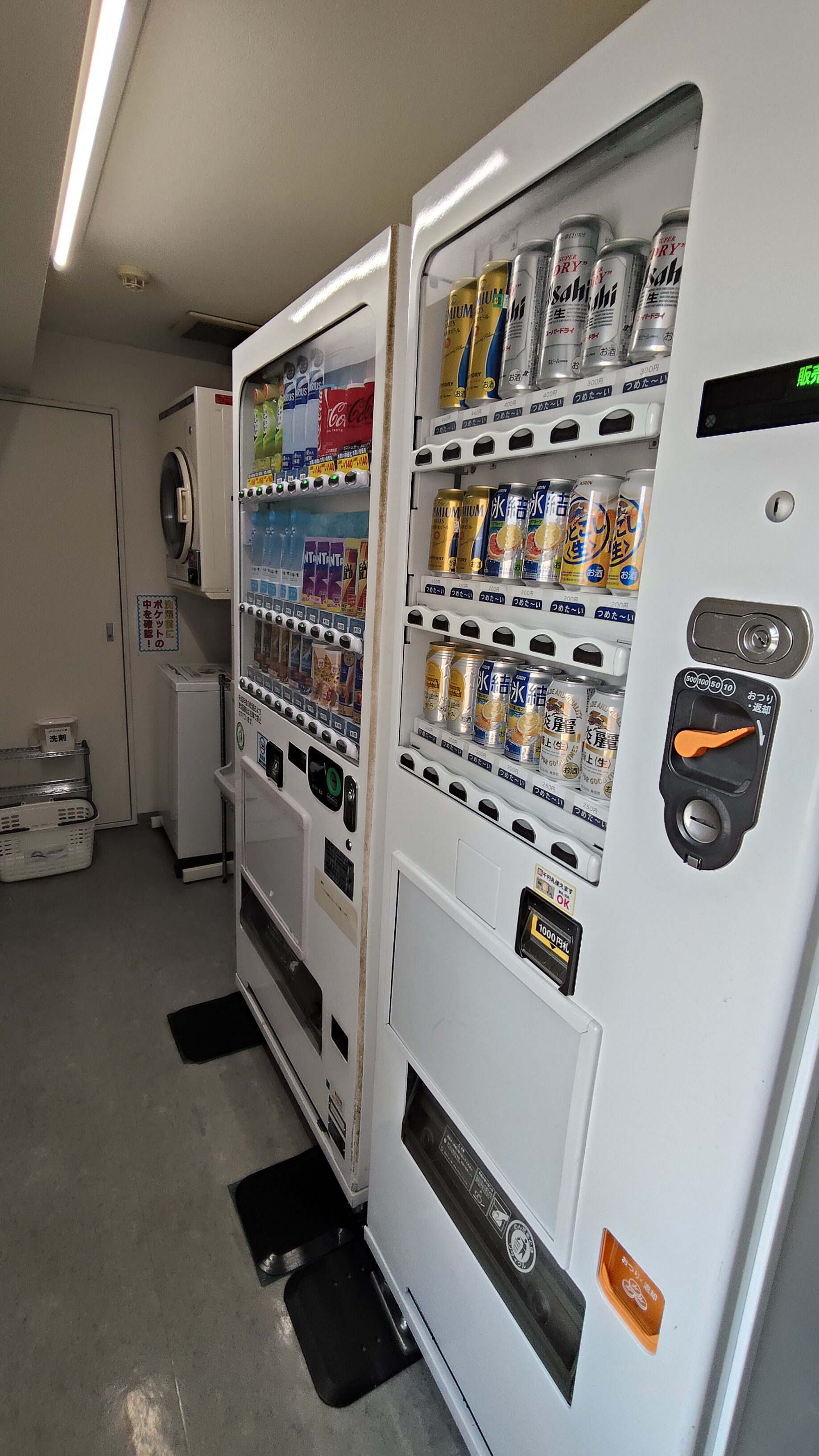 2階自動販売機（ビール類）