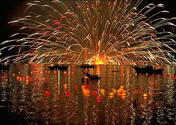 【８／１６宮津燈籠流し花火大会】★間近で花火を堪能　特典☆観覧席券付☆彡