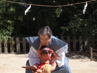 １０月体育の日　山王宮日吉神社　赤ちゃん初土俵入り