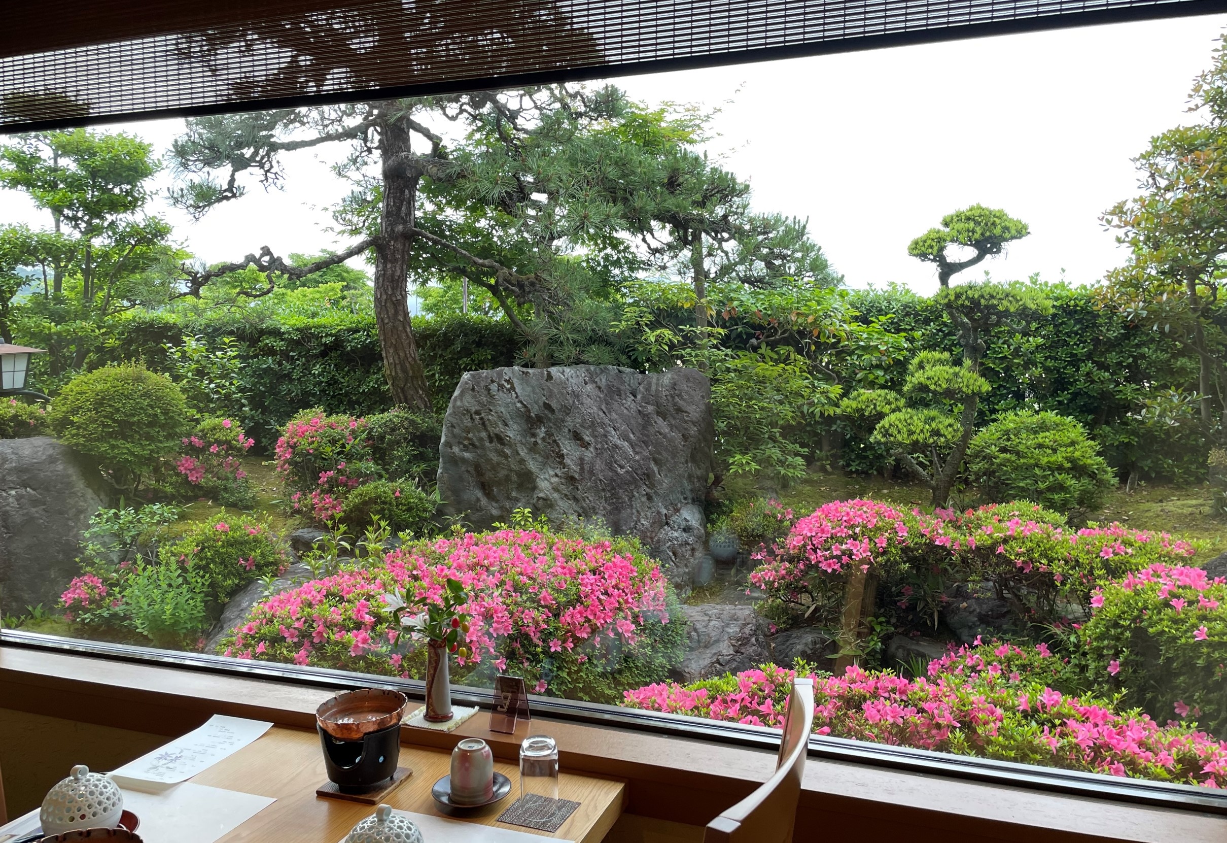 四季折々に花が咲く　食事処・四季膳花のの庭　