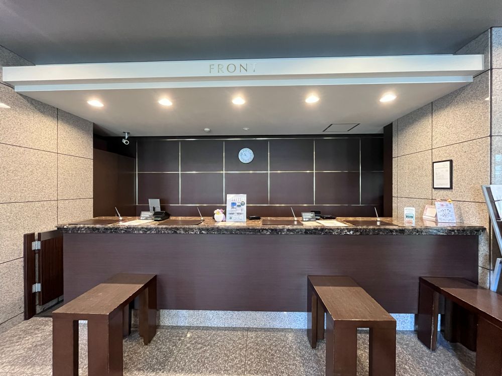 フロントカウンター