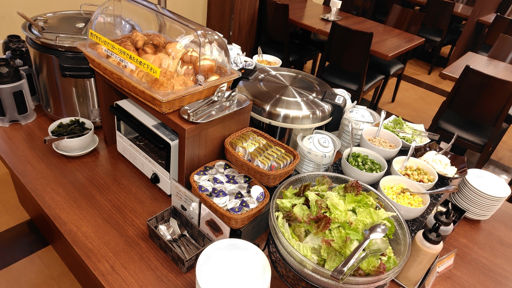 パン・サラダ類