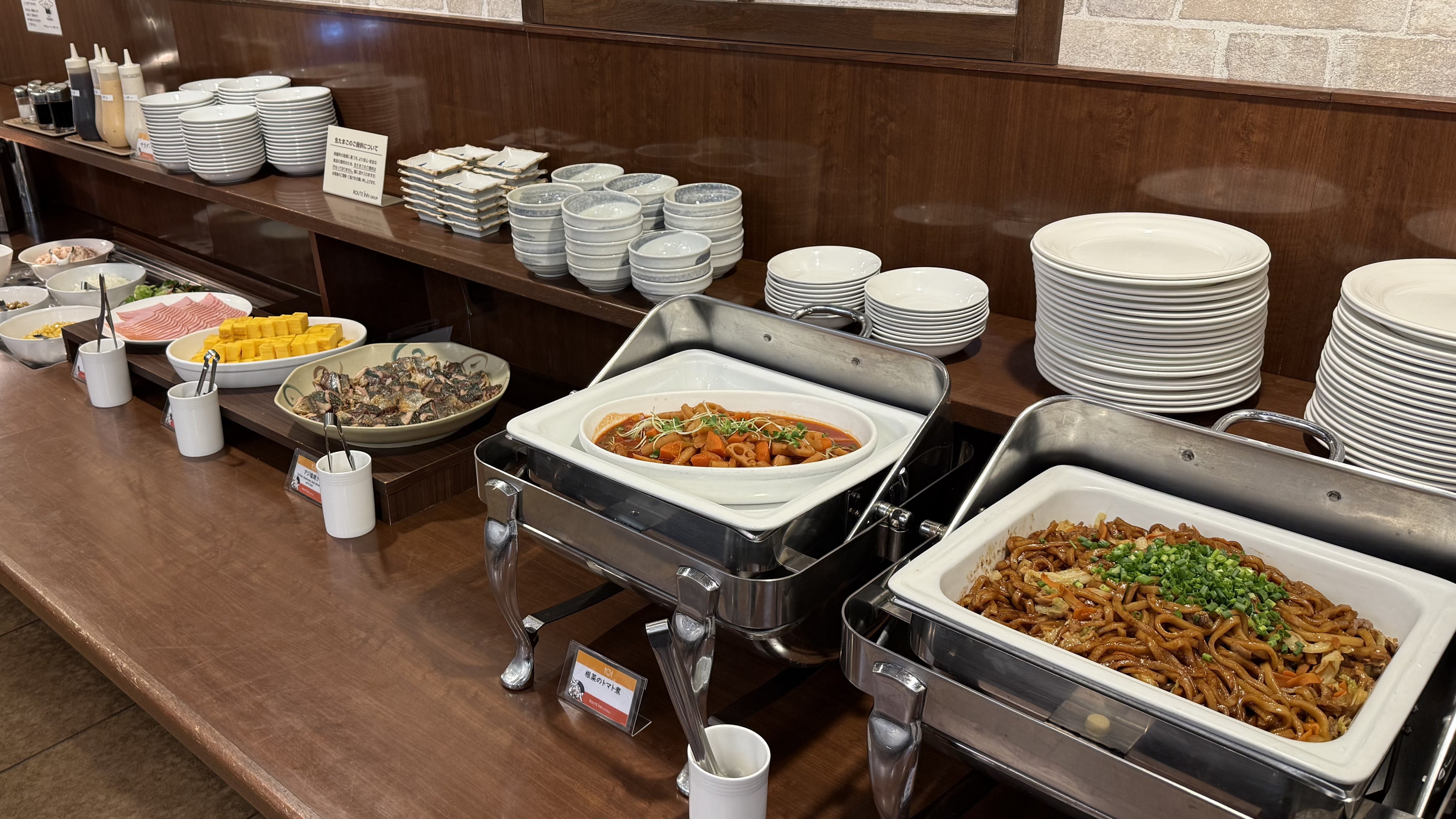 《朝食バイキング》
