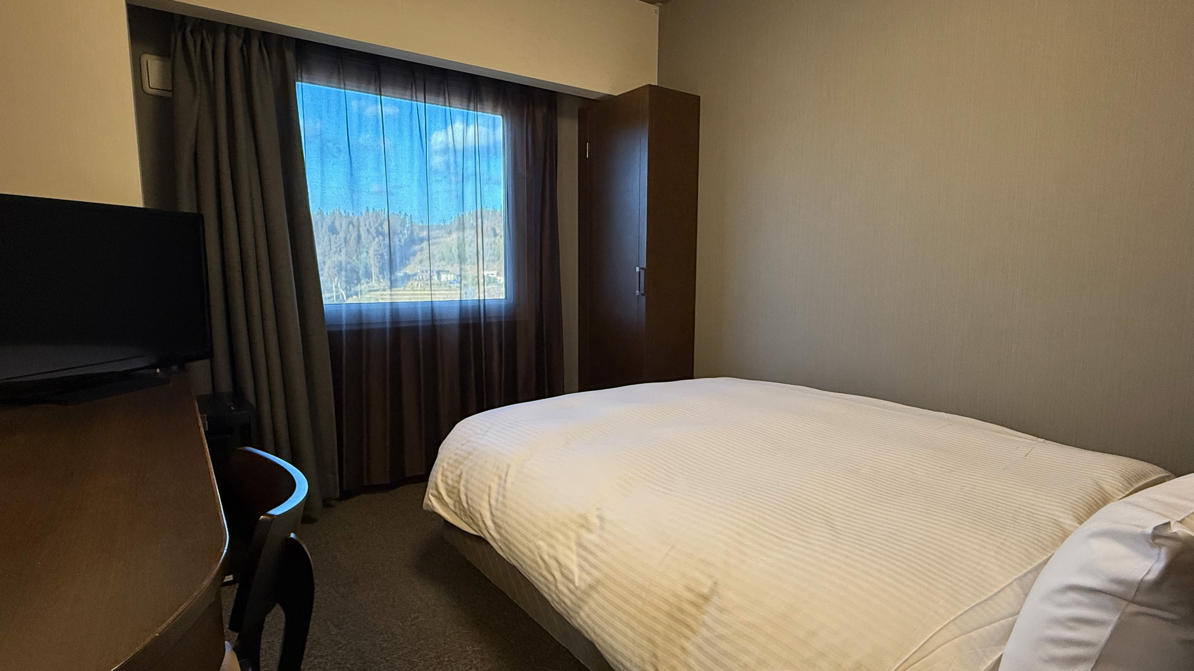 《コンフォートシングル》ゆったり140cm幅ベッド