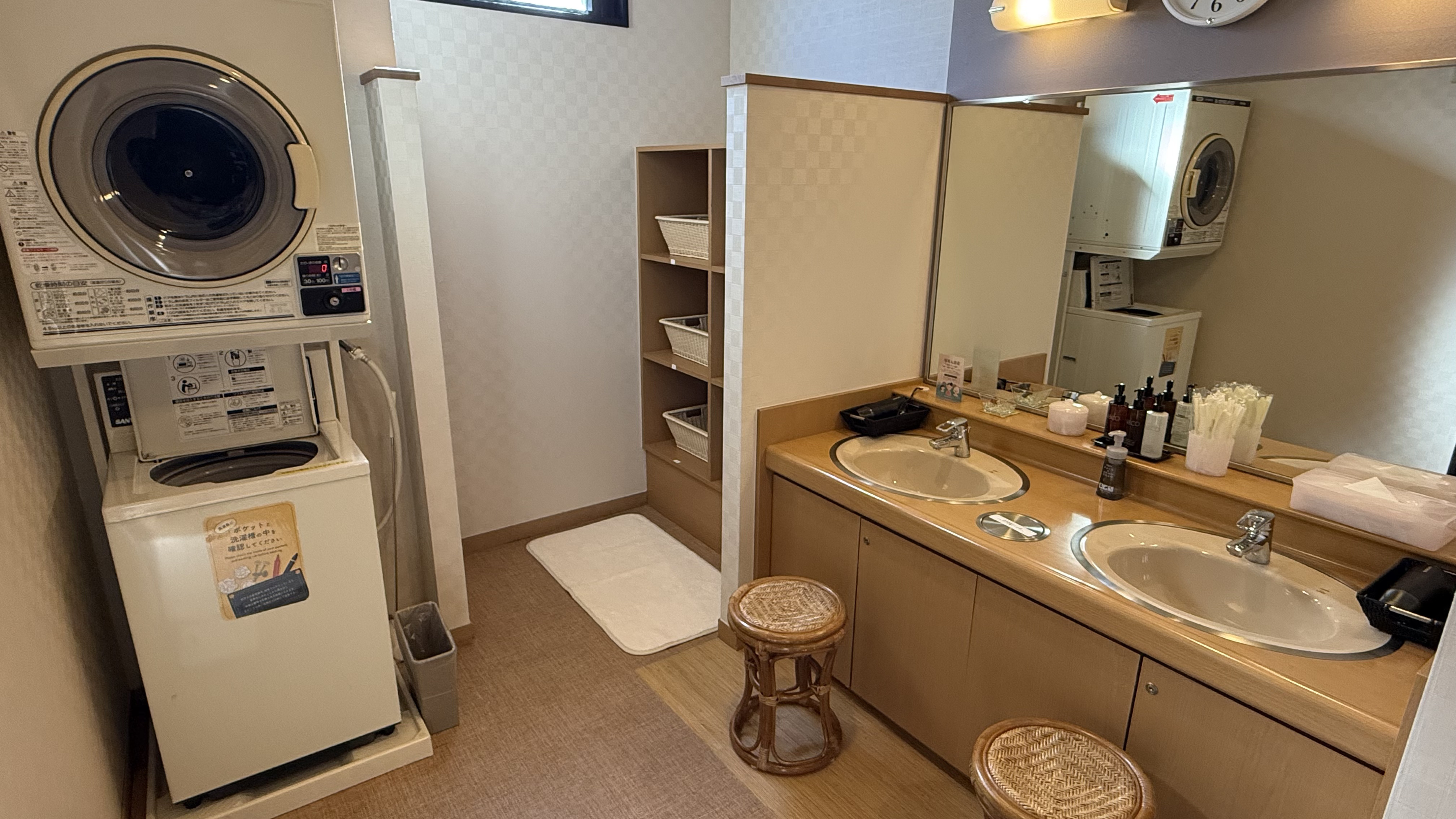 《大浴場》女湯脱衣場2