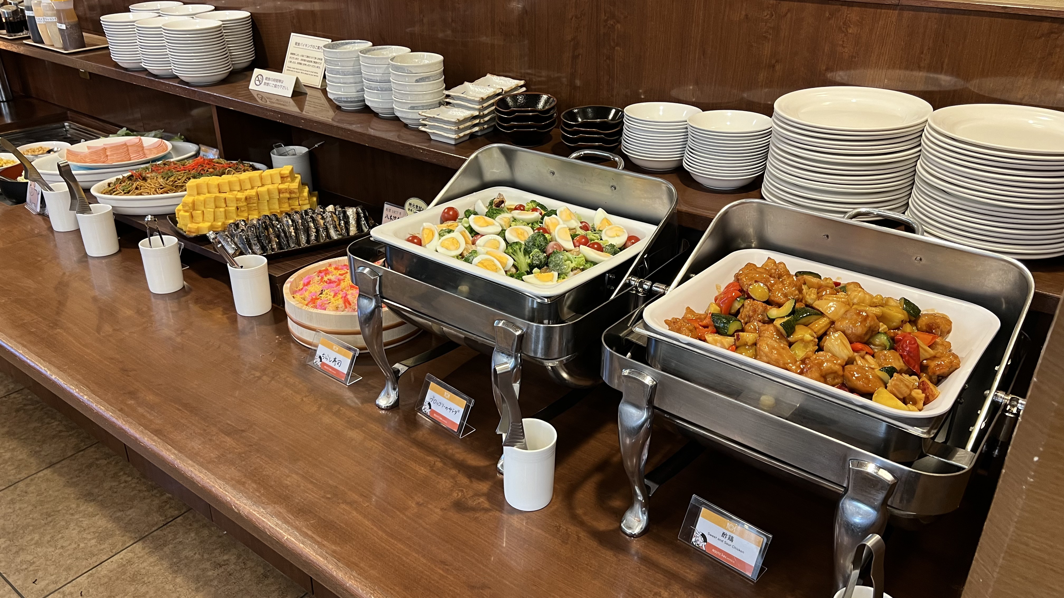 《朝食バイキング》