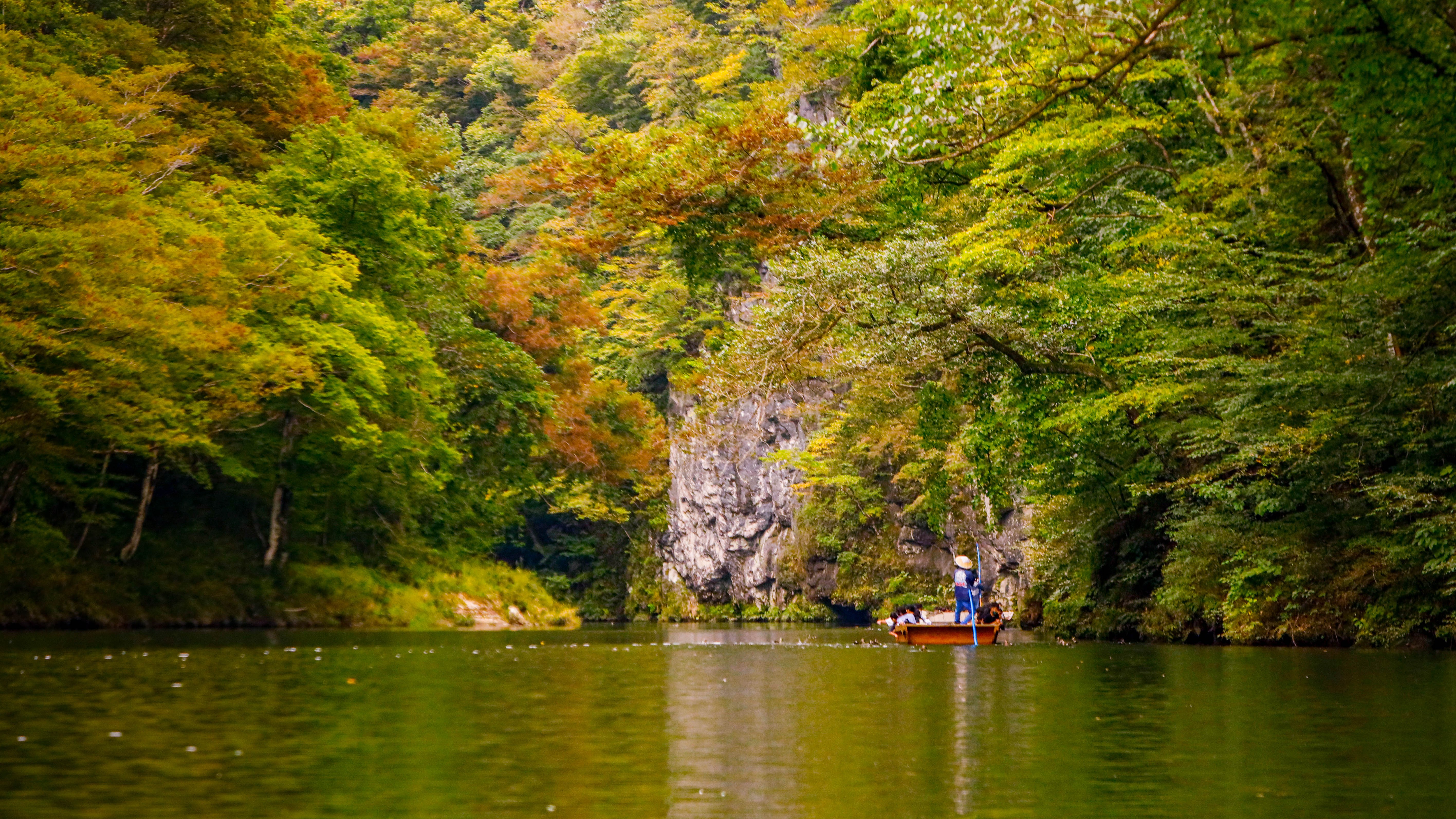 《猊鼻渓(げいびけい)》約30分／17km