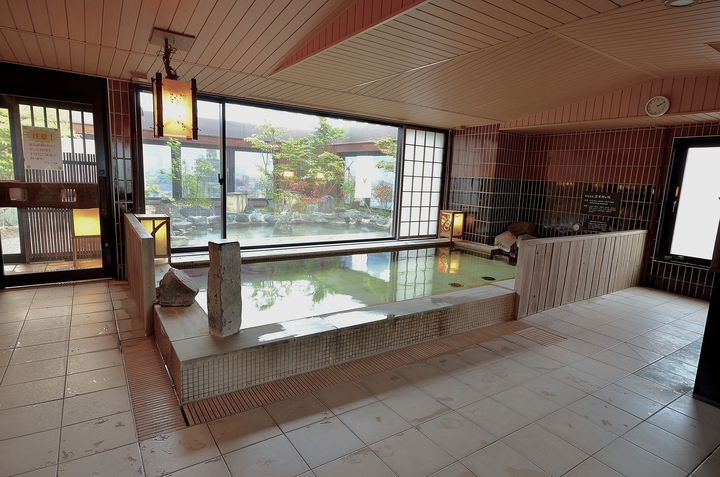 ◆女性大浴場　天然温泉岩木桜の湯<内湯>