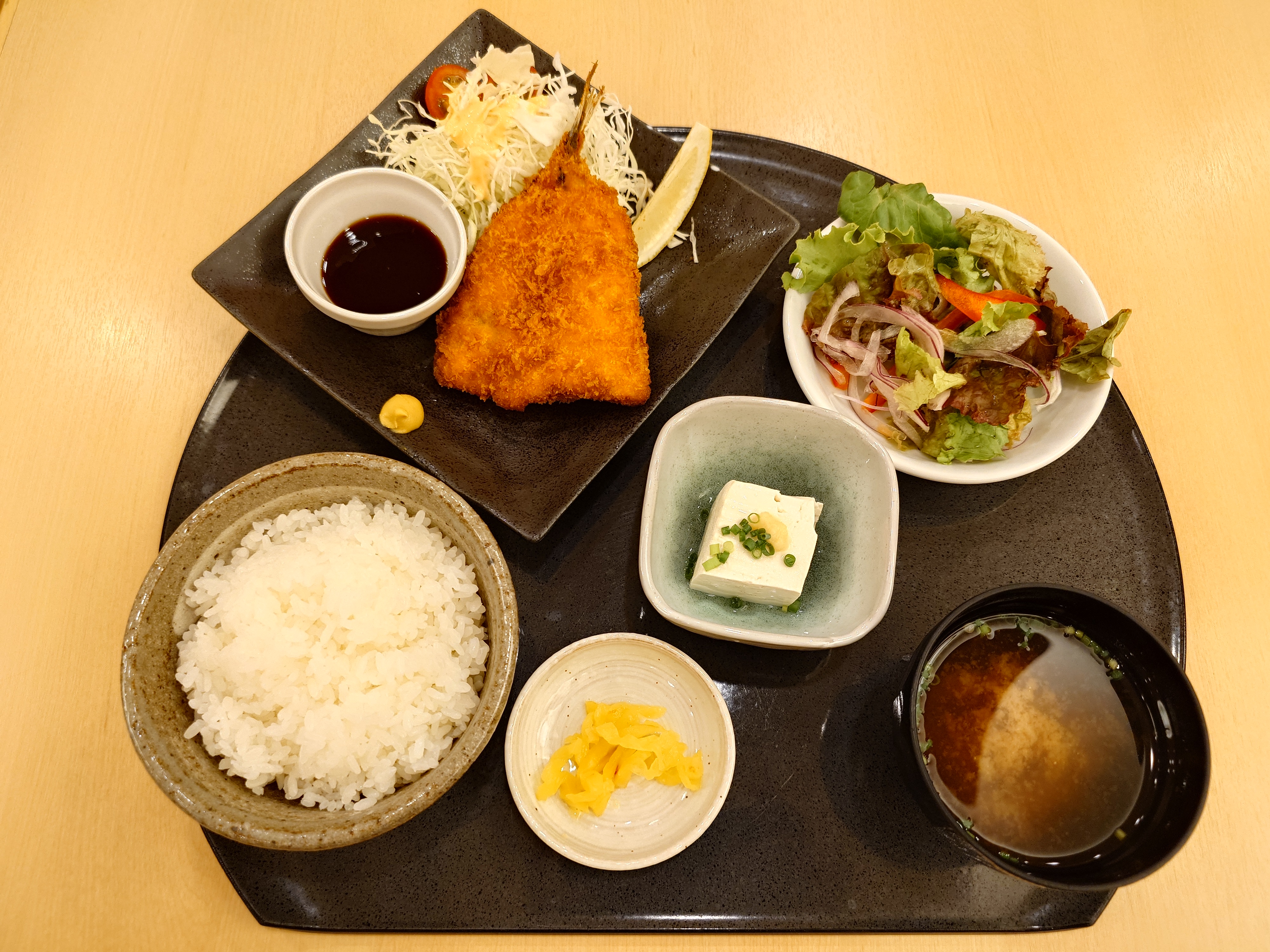 花々亭日替わり定食　アジフライ定食