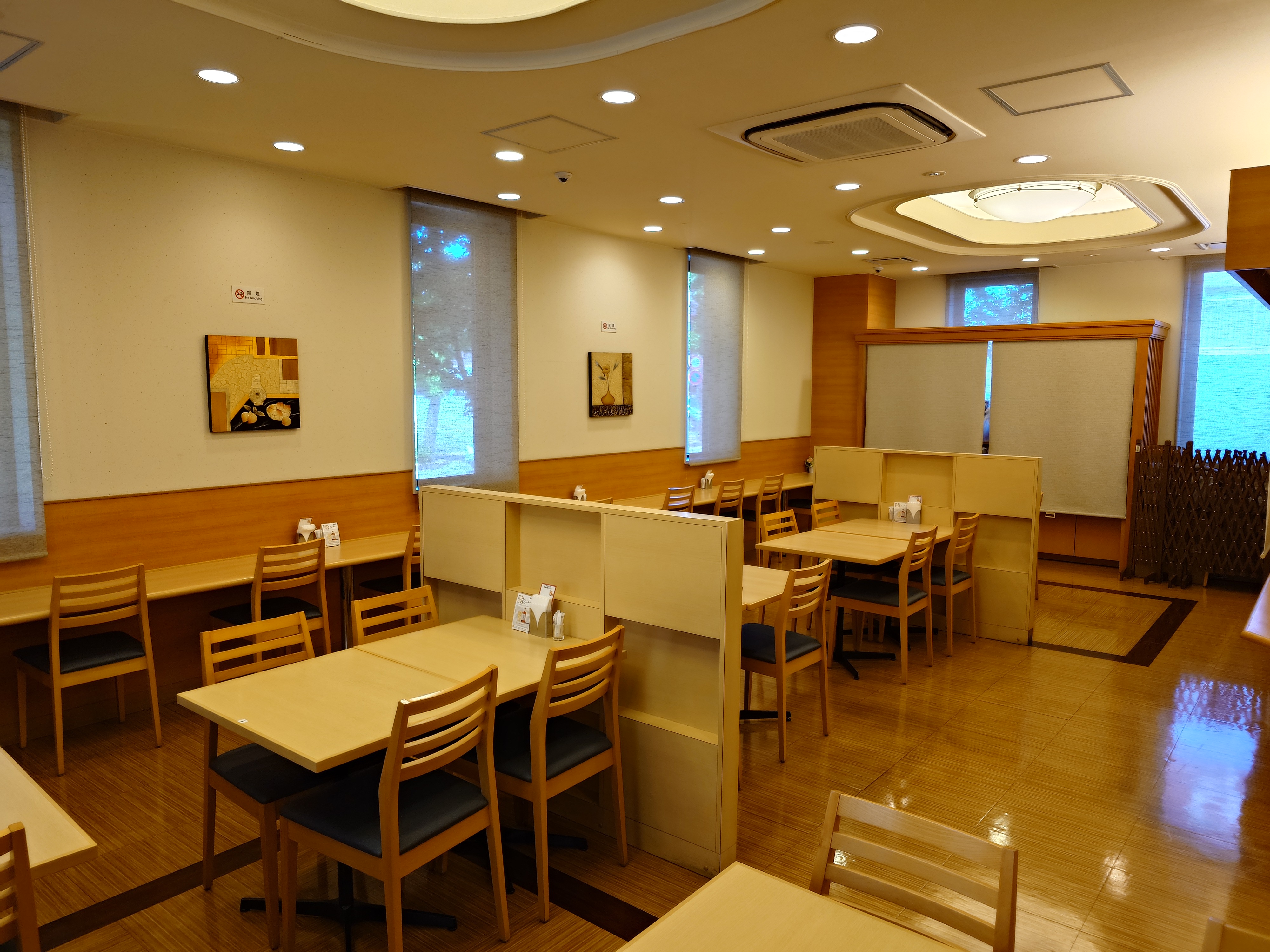 夕食レストラン「花々亭」