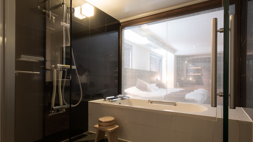 ＜彩- sai-＞お風呂からお部屋を。客室のお風呂はもちろん乃木温泉自慢の源泉！