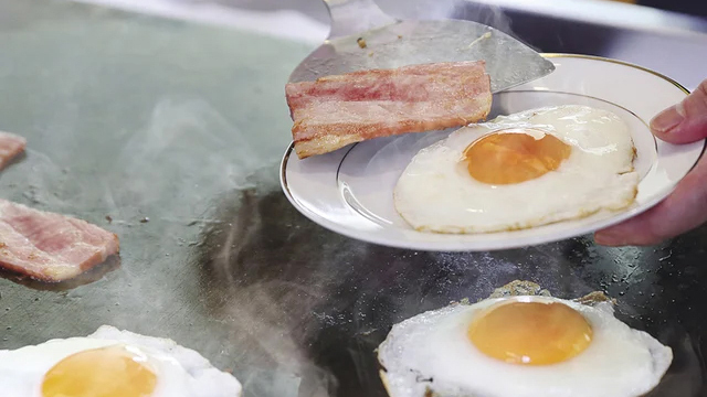 【特定日限定】B＆B・朝食ビュッフェ付宿泊プラン〜足を伸ばして肩まで温泉に浸かり、朝食を摂る〜25