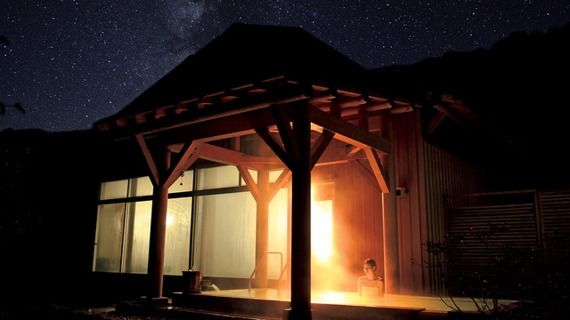 【特定日限定】B＆B・朝食ビュッフェ付宿泊プラン〜足を伸ばして肩まで温泉に浸かりしっかり朝食を摂る〜