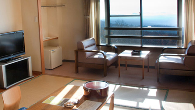「白泉の湯」に近く、小岩井や盛岡を見渡す【和室10畳 トイレ・洗面完備】