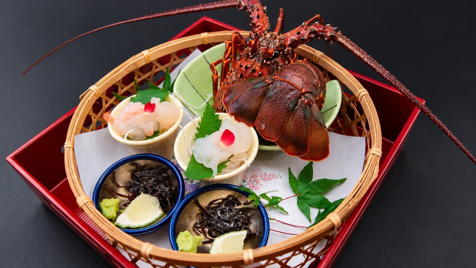 【白菊の膳＋伊勢海老お造り付き】海の幸を愉しむこだわり会席【1泊2食】