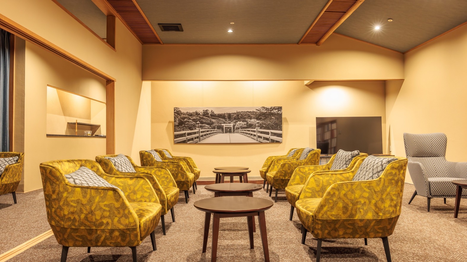 【カード決済】プレミアムラウンジ利用特典付き◆伊勢海老・鮑・松阪牛を堪能【1泊2食/美し國の膳】