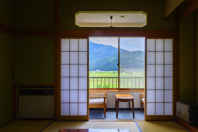 【素泊まり】地元の人に愛される天然温泉を堪能♪自然を感じる岩露天風呂ありチェックイン22時までOK