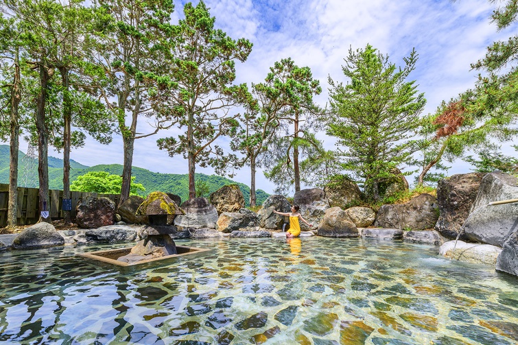 【素泊まり】地元の人に愛される天然温泉を堪能♪自然を感じる岩露天風呂ありチェックイン22時までOK