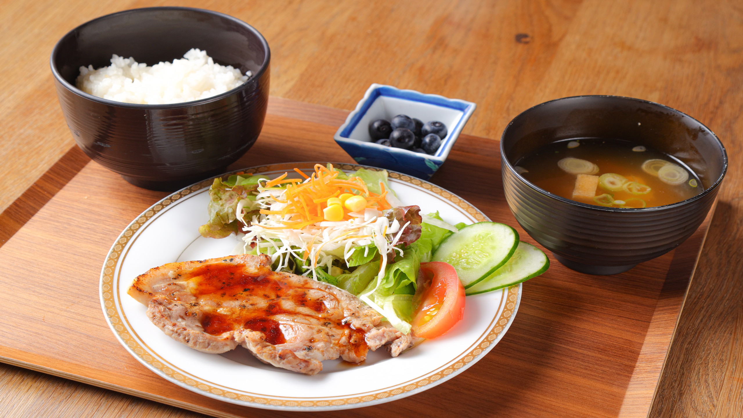朝食（肉料理）
