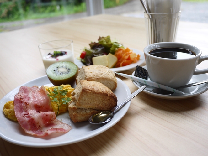 朝食（スコーン）