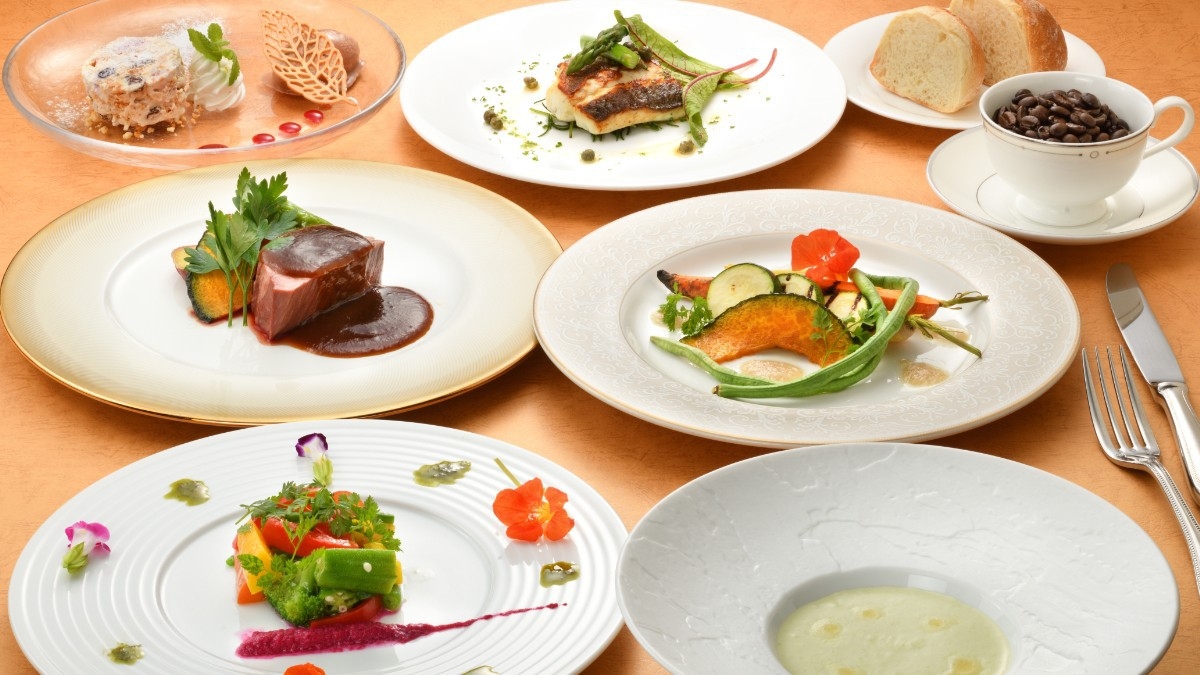 【ピッチを眺めながら食事を愉しむ♪】洋食コース付プラン＜夕朝食付＞