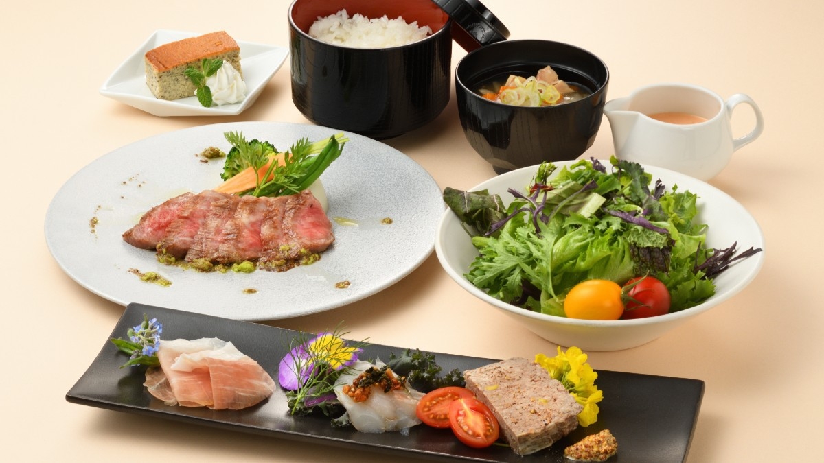 【夕食はプチ贅沢に★】福島県産食材を味わう♪うつくしまセット付プラン＜夕朝食付＞