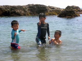 瀬戸浜にて海水浴